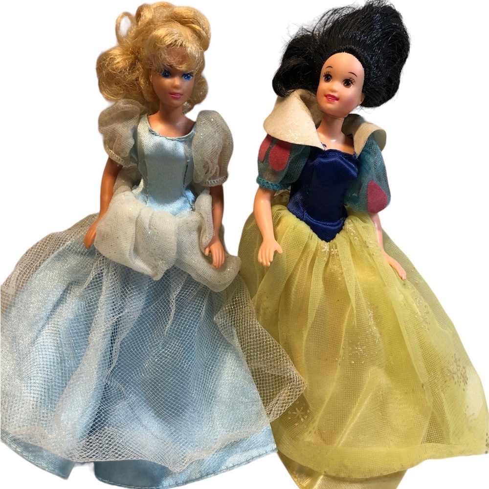 Vintage 6.5” mini Disney Cinderella & Snow White Dolls